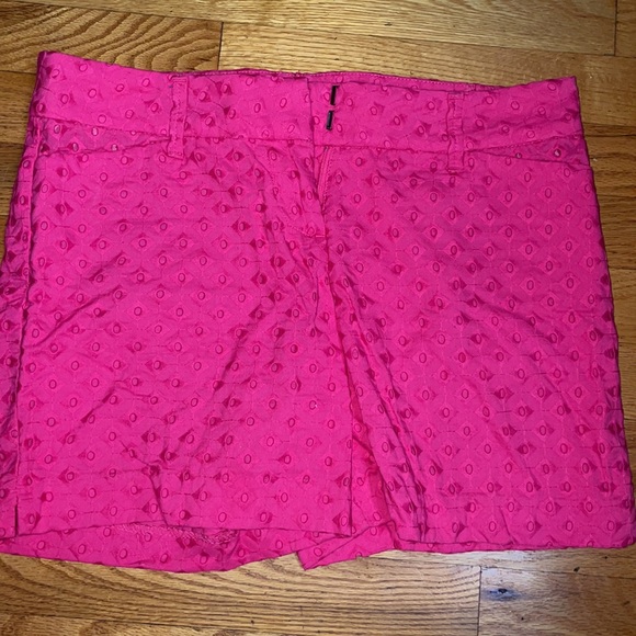 Woman - Picture 4 of 7